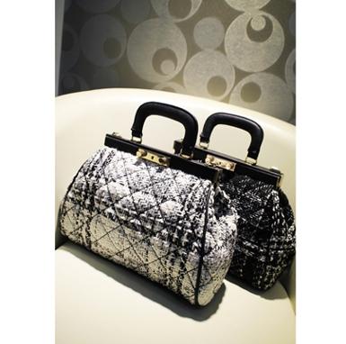 หมดค่ะ กระเป๋าLuluhouse รุ่น L118-02BWW กระเป๋าสวยเกาหลี ดูหรู และเนี๊ยบมากๆ คะ